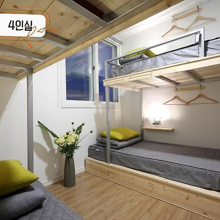 First Guesthouse 釜山広域市 エクステリア 写真