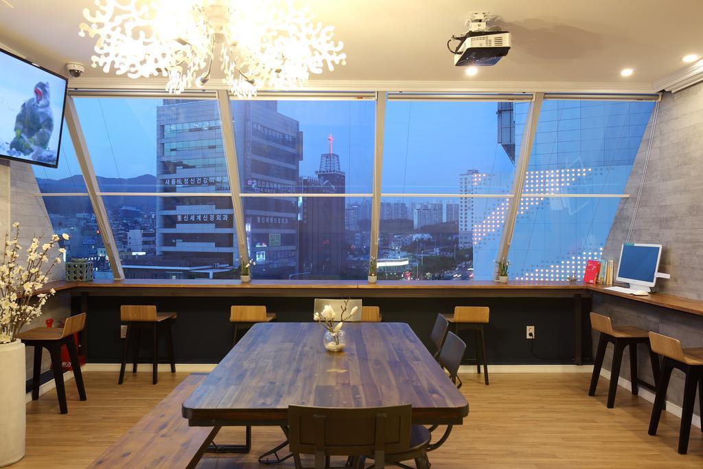 First Guesthouse 釜山広域市 エクステリア 写真