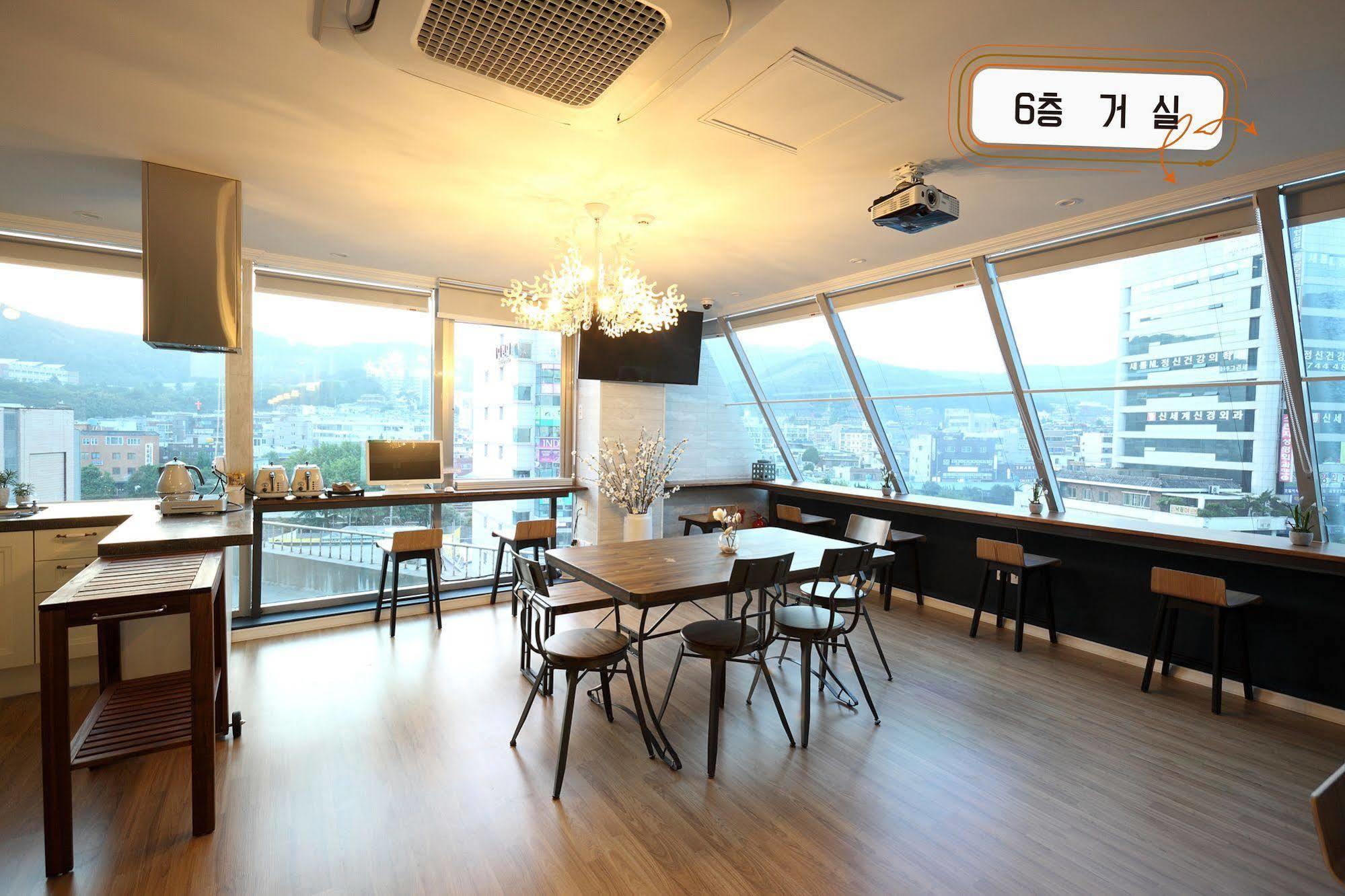 First Guesthouse 釜山広域市 エクステリア 写真