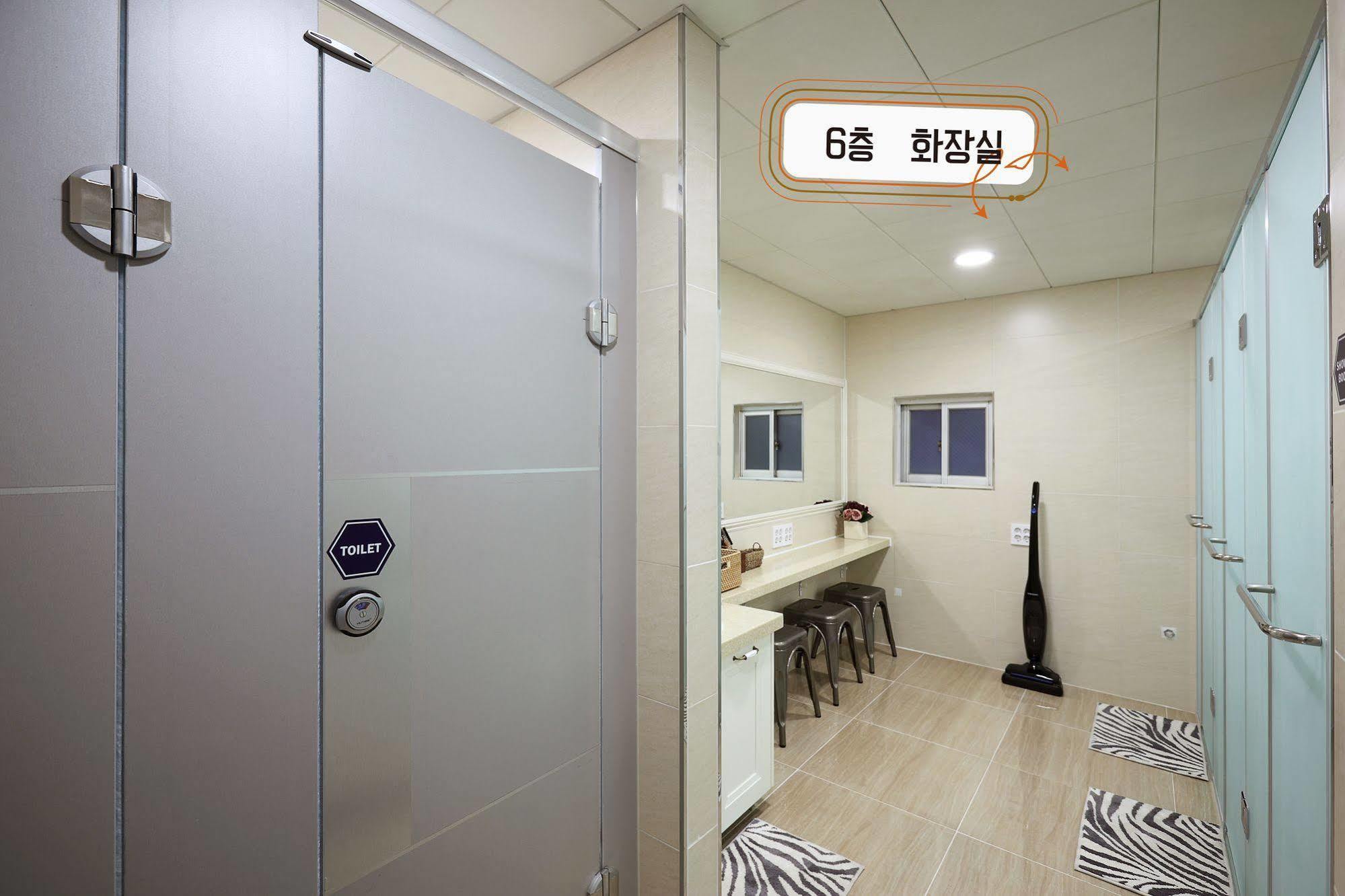 First Guesthouse 釜山広域市 エクステリア 写真